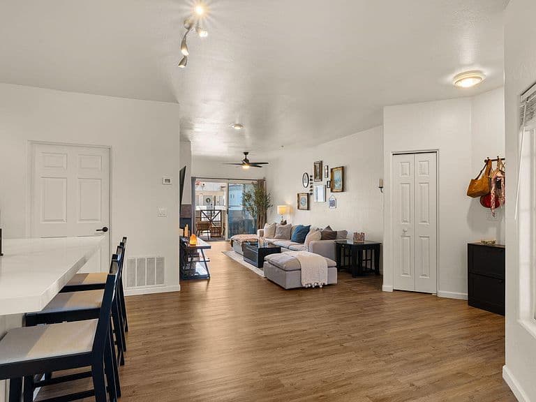 7936 E Wilshire Dr APT 203 photo 3