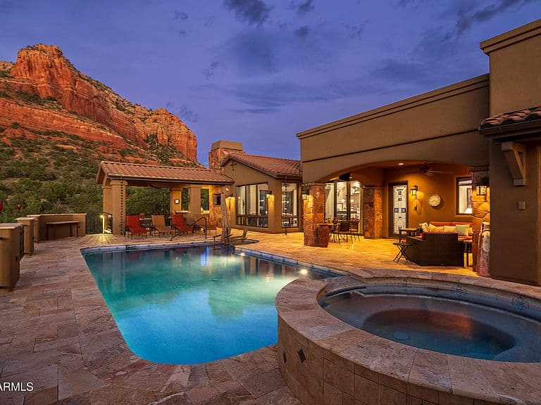 120 Desert Holly Drive photo 1