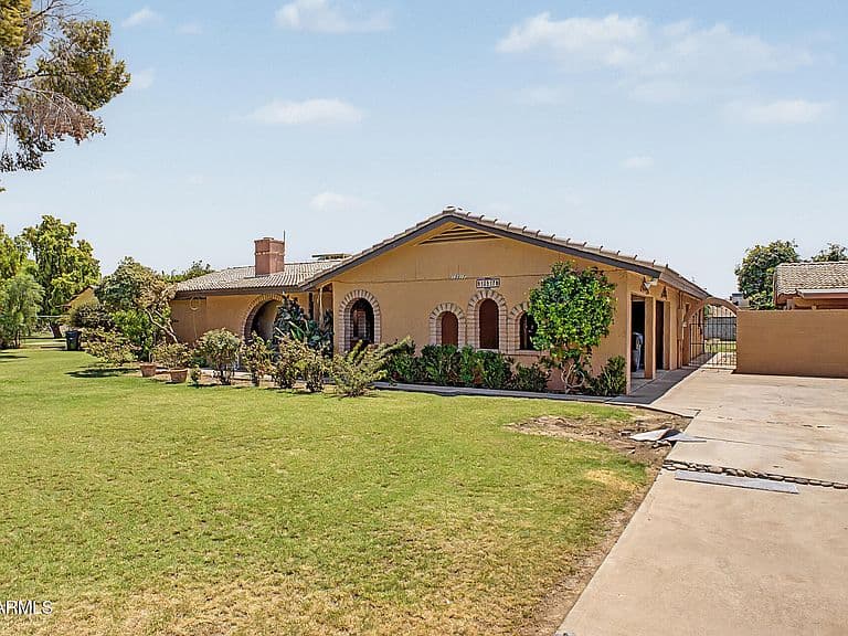 10517 W CATALINA Drive photo 1