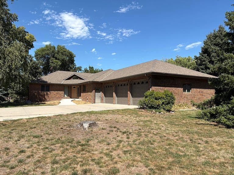 324 Fairoaks Ave photo 4