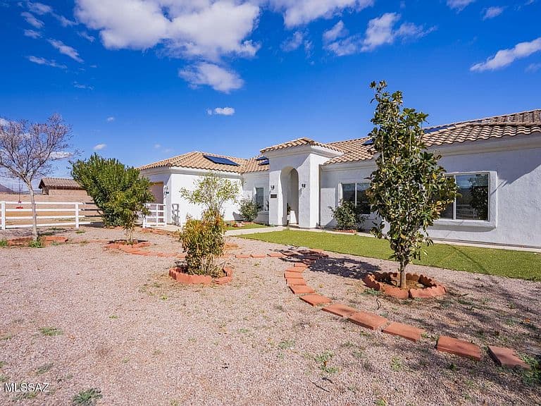 1397 Calle Tepic photo 2