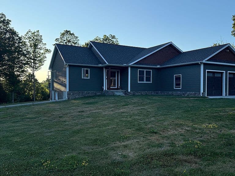 110 Holmes Rd photo 4