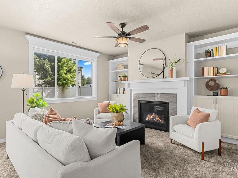 2234 E Sharptail St photo 3