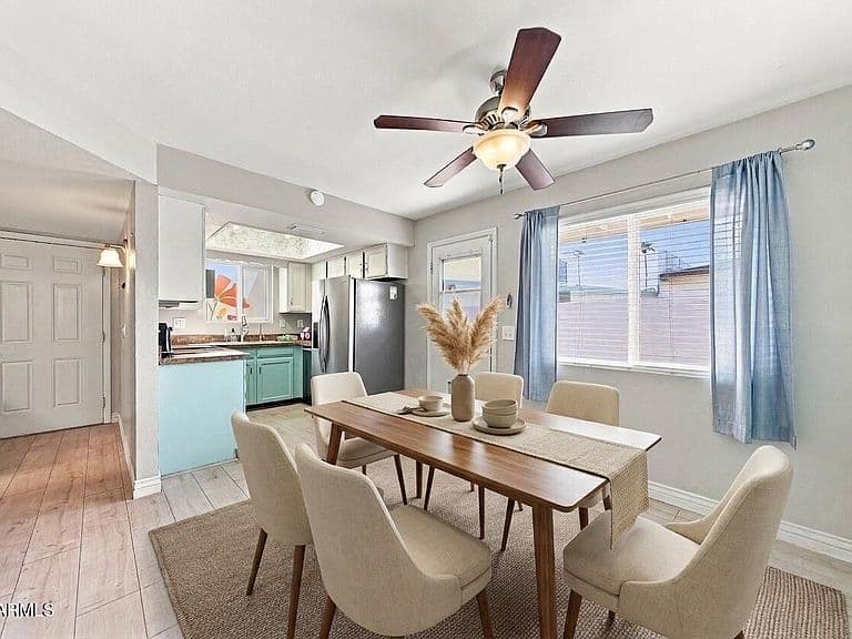 410 W LAGUNA Drive photo 3