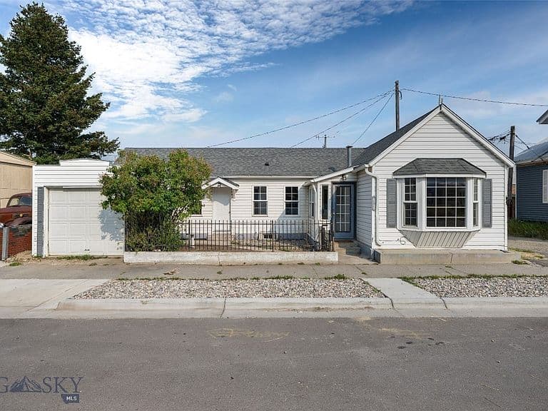 411 Ash St photo 1