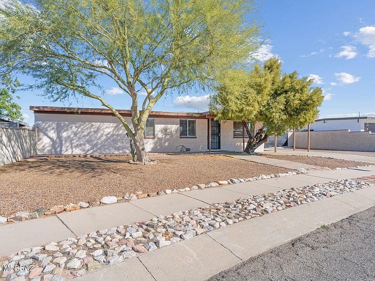 7739 E Pecan St photo 2