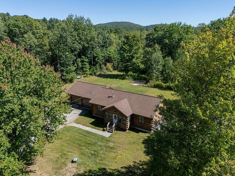 663 Bedford Road photo 2