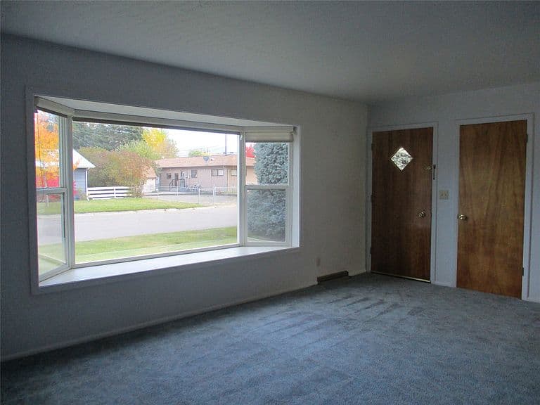 407 Harriet St photo 2