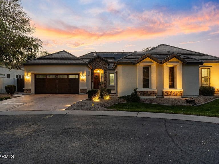 1902 S Los Altos Dr photo 1