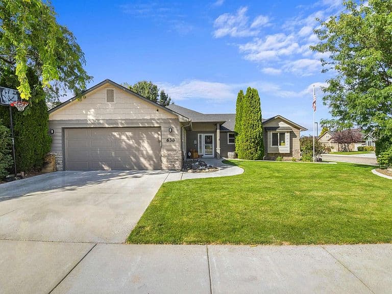 638 W Test Ct photo 2