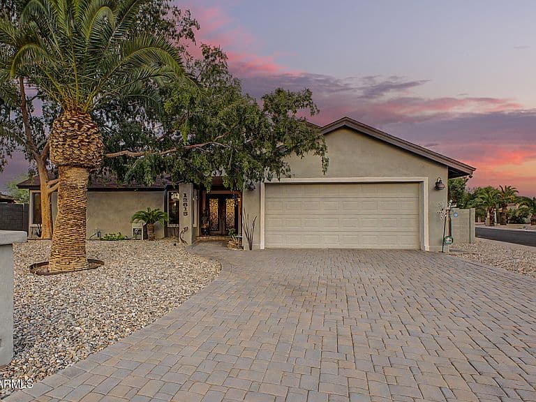 12615 N 38TH Place photo 1