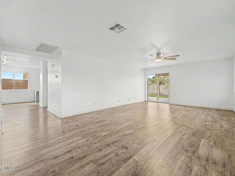 25670 W SATELLITE Lane photo 2