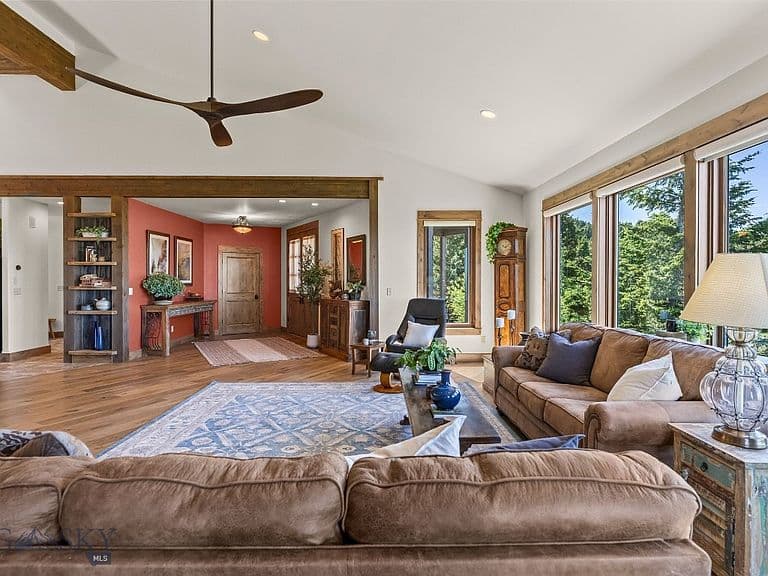 8937 Sandy Creek Ln photo 5