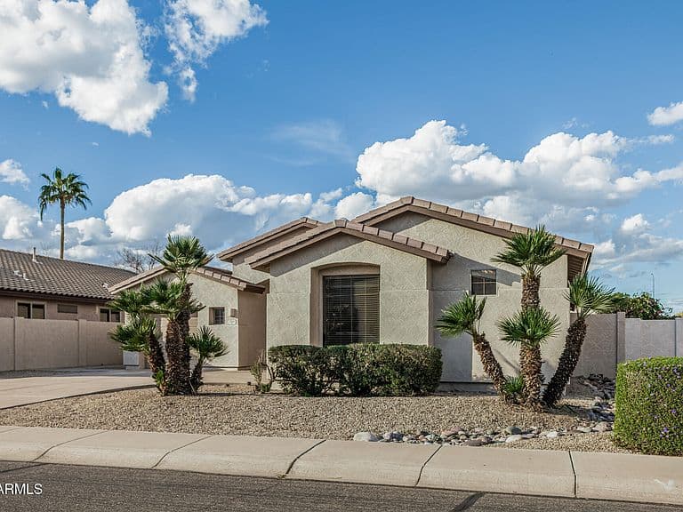 1364 E Whitten Pl photo 3