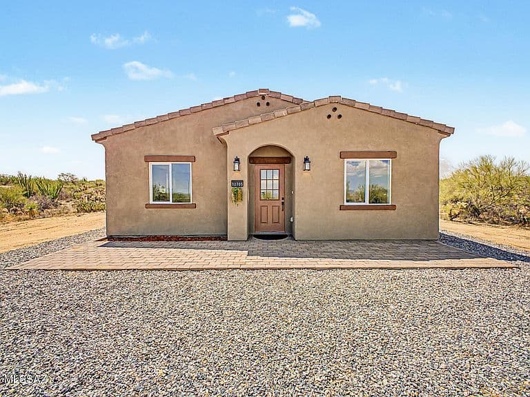 12705 S Cherokee Ln photo 1