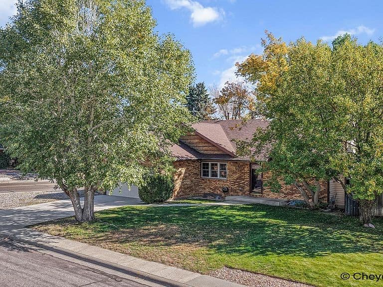 5615 Townsend Pl photo 2
