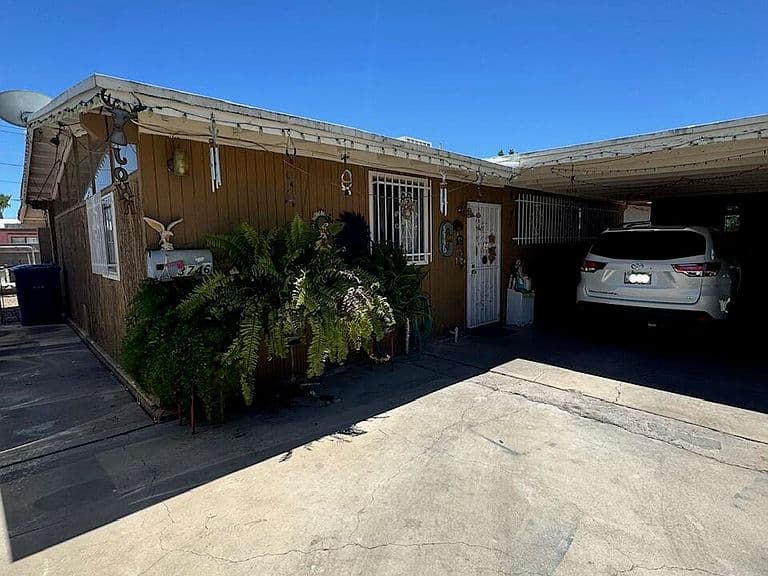 3746 E Garden St photo 2