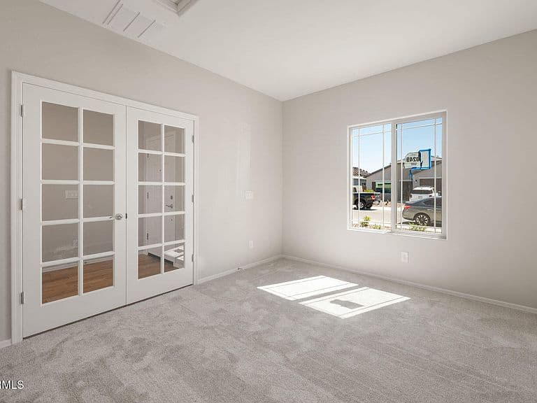 6820 W EBBETS Court photo 2