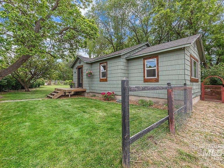 1419 E Boise Ave photo 3
