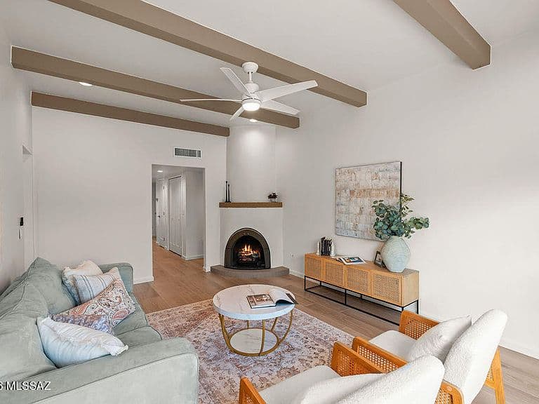 2566 N Avenida San Valle photo 2