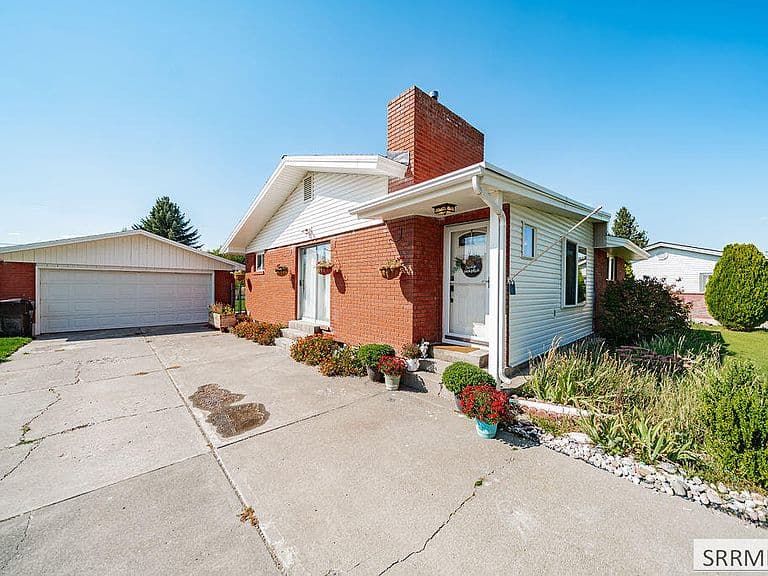 10599 N 38 E photo 2