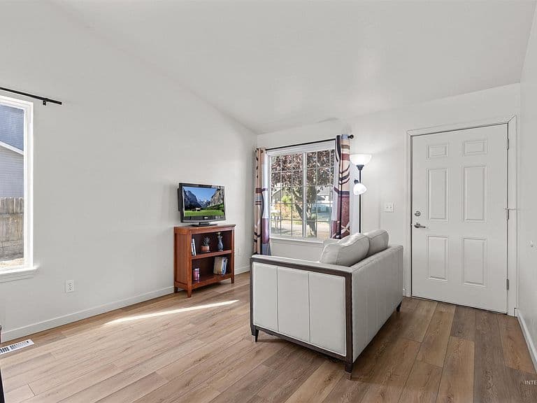 3404 S Poco Loco Pl photo 2
