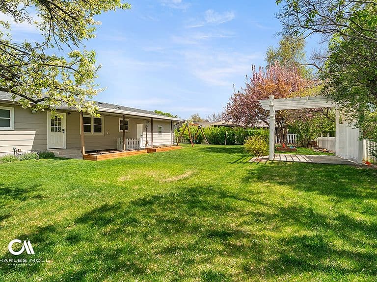 104 Ridgewood Ln photo 3
