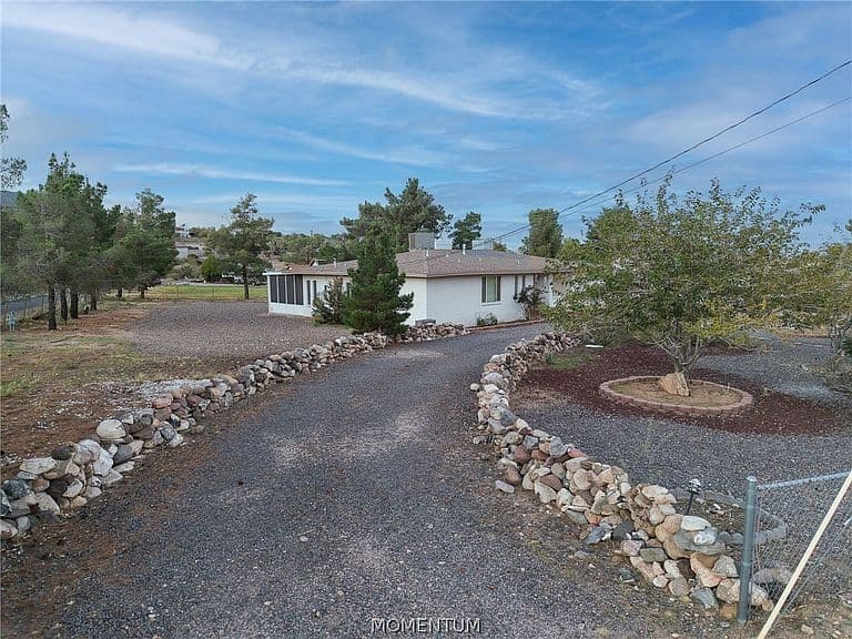 425 Riata Valley Road photo 3