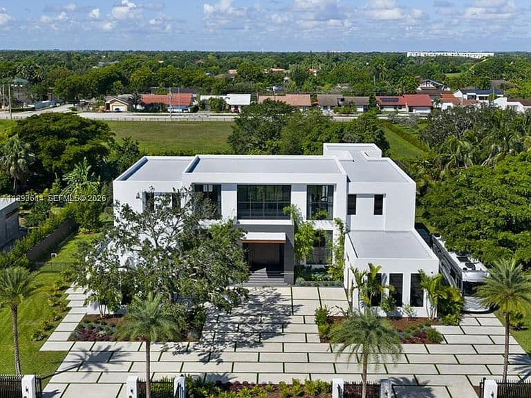 9900 SW 125th Ave photo 4