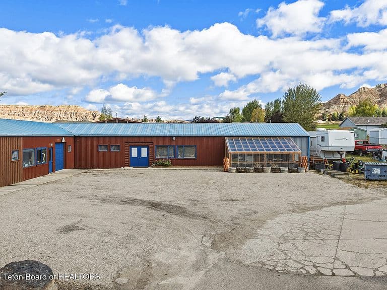 1428 Warm Springs Drive photo 3