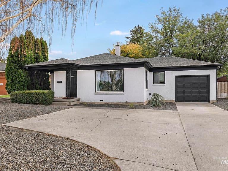 2016 Addison Ave E photo 2