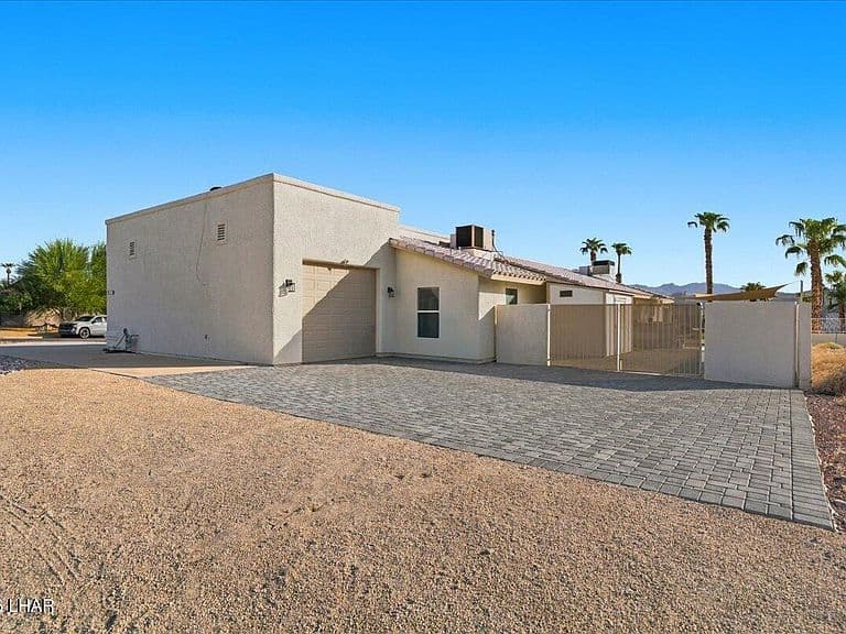 1910 Palmer Dr photo 3