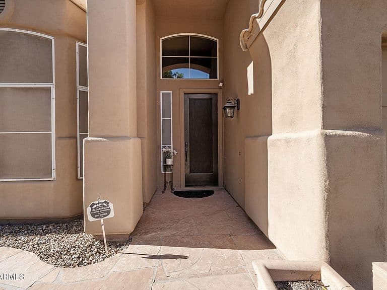 908 E MOUNTAIN SAGE Drive photo 2