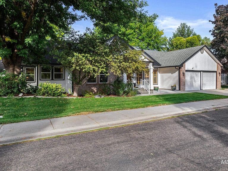 5760 W Plantation Ln photo 2