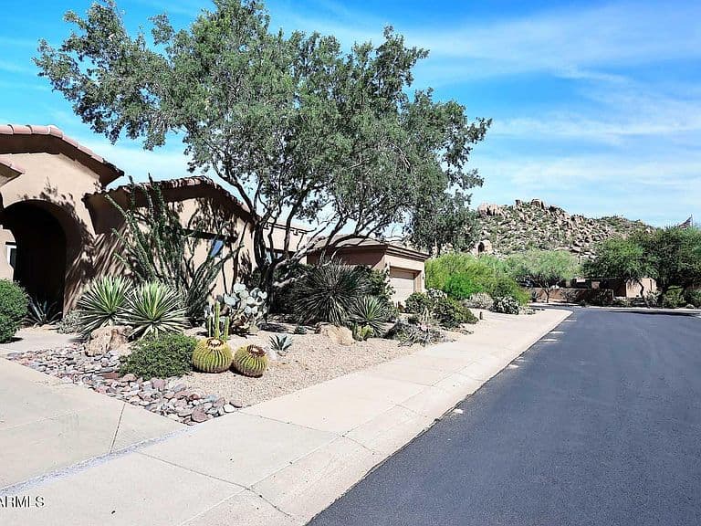7374 E Eagle Feather Road photo 2