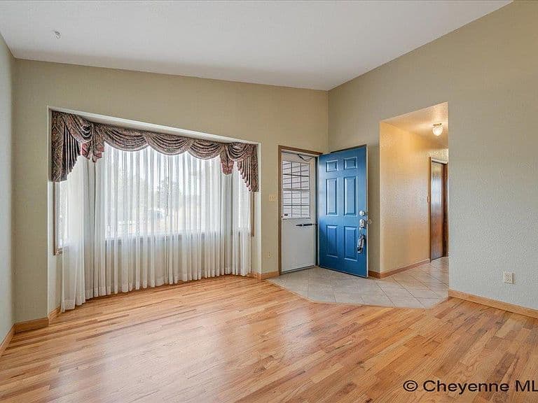 6300 Green Meadow Dr photo 4