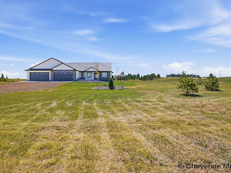6405 Saykally Rd photo 3