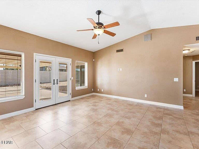 3181 Rocking Horse Dr photo 4