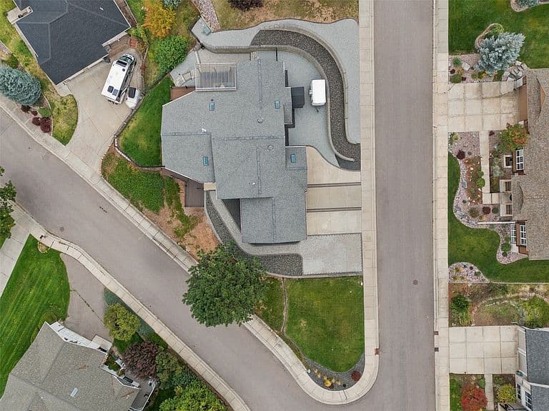 1216 Landons Way photo 3