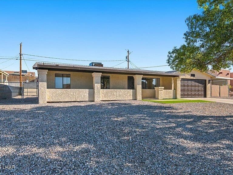 3891 Sweetgrass Dr photo 4
