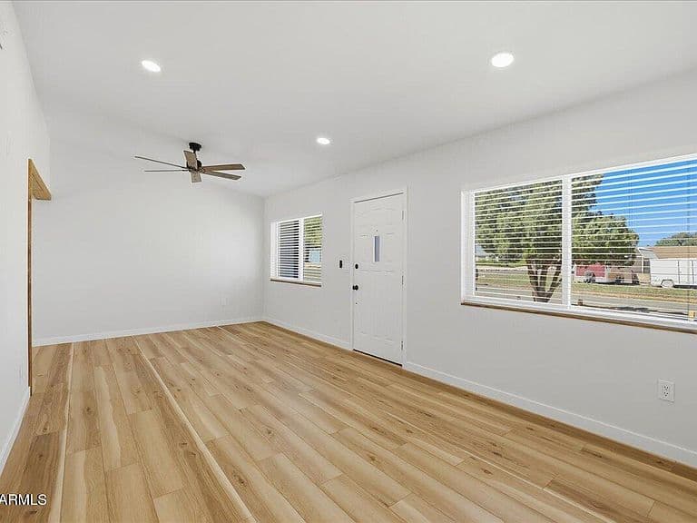 8995 E Sommer Dr -- photo 5