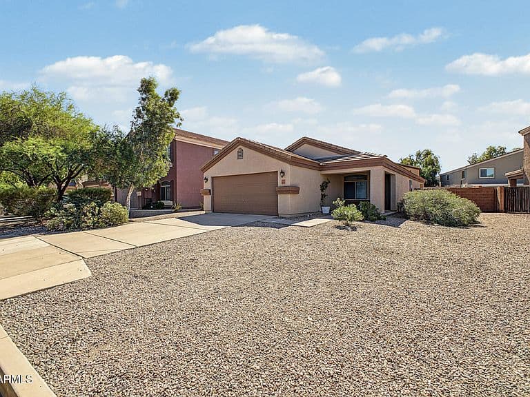 43301 W KRISTAL Lane photo 4
