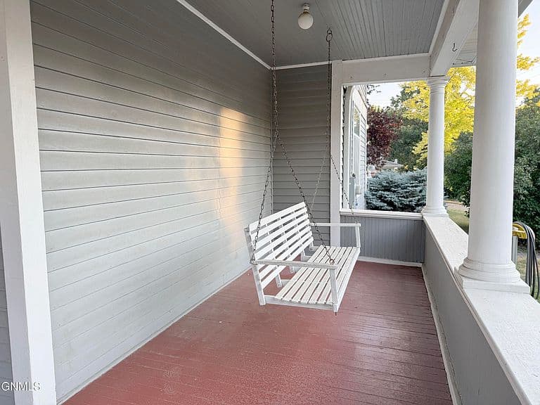 502 W Thayer Ave photo 3