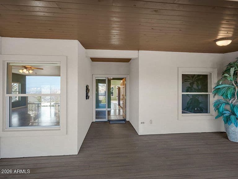 253 THOROUGHBRED Drive photo 3