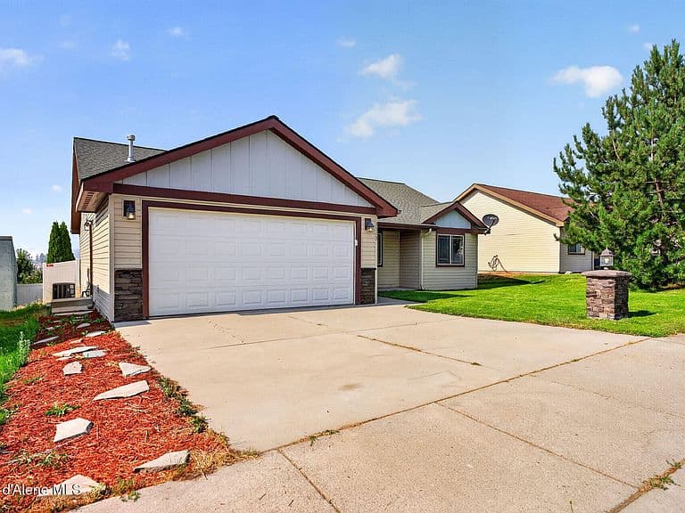 3513 N Carriage Ct photo 2