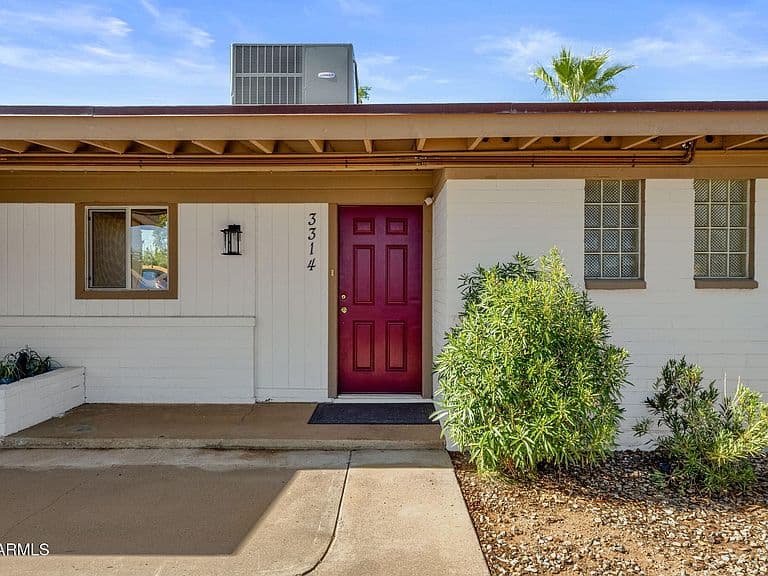 3314 E HOLLY Street photo 5