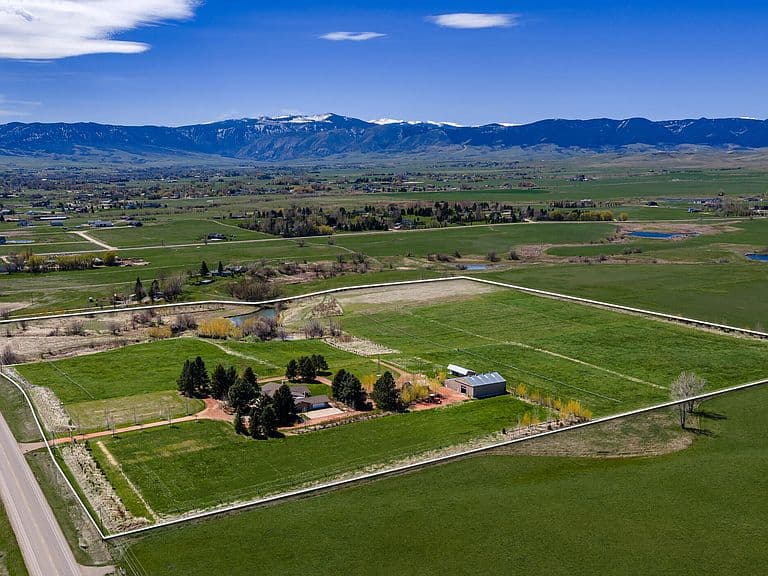4400 Big Horn Ave photo 2