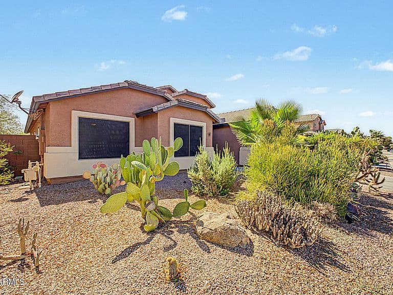 22094 N VARGAS Drive photo 4
