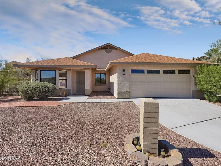 1129 N Amberbrooke Ave photo 3