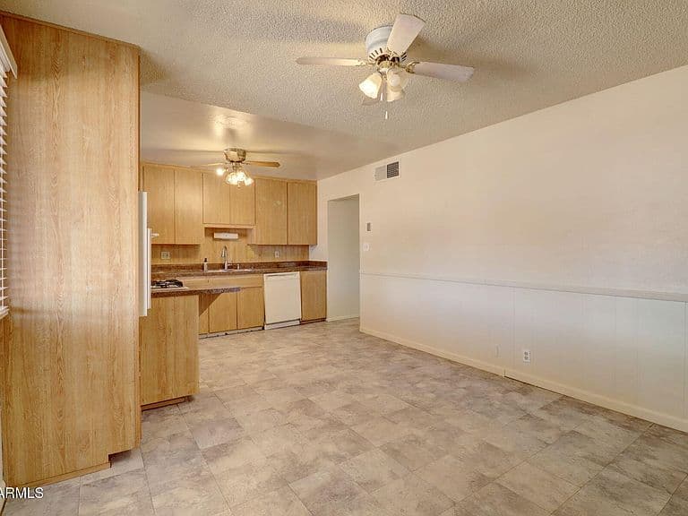 1306 W Elna Rae Street photo 4
